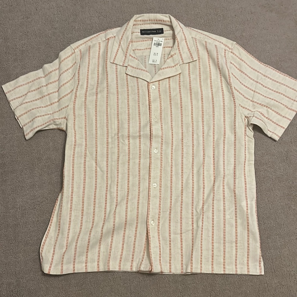 NWT Abercrombie men’s camp collar button down shirt size L